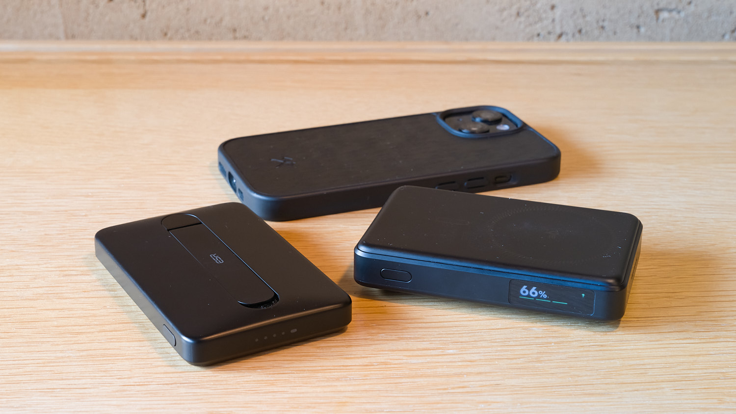 ESR Qi2KingstandPowerbank10K 09