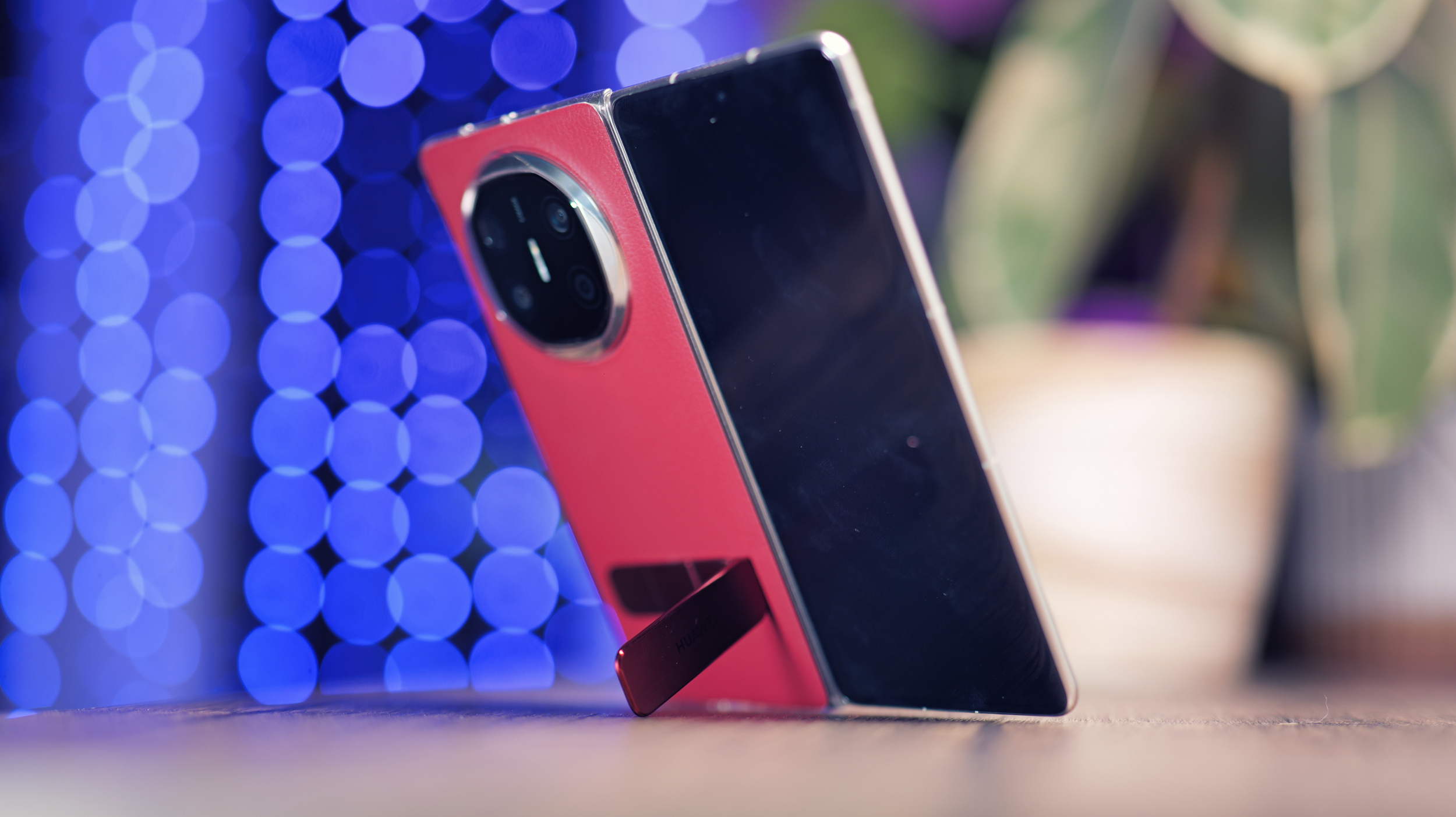 Huawei Mate X6 Review: The Best Foldable You Shouldn't Buy - Tech