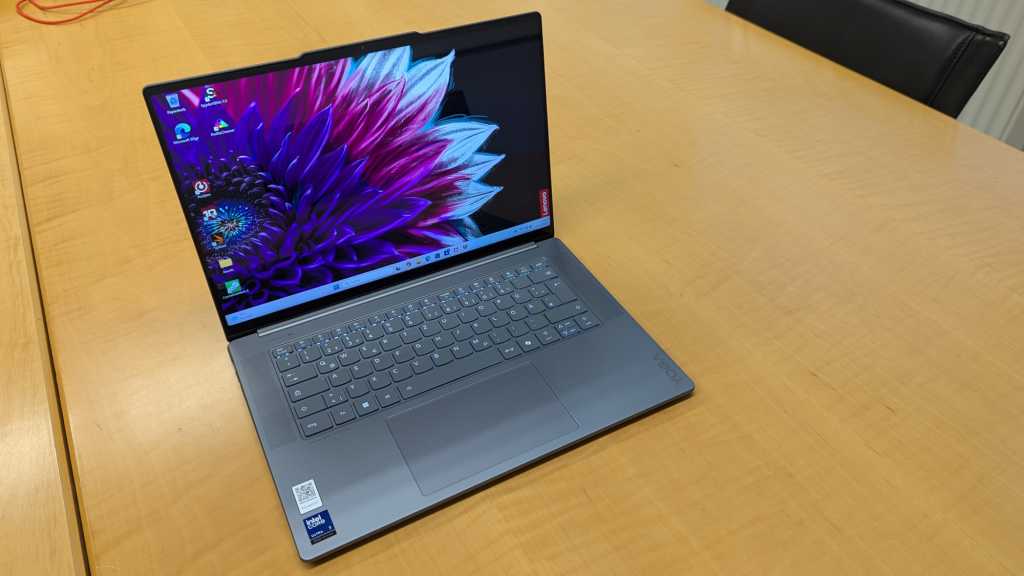 Image: Lenovo Yoga Slim 7 15ILL9 im Test: Copilot-Plus-PC mit KI-Spezial-Funktionen