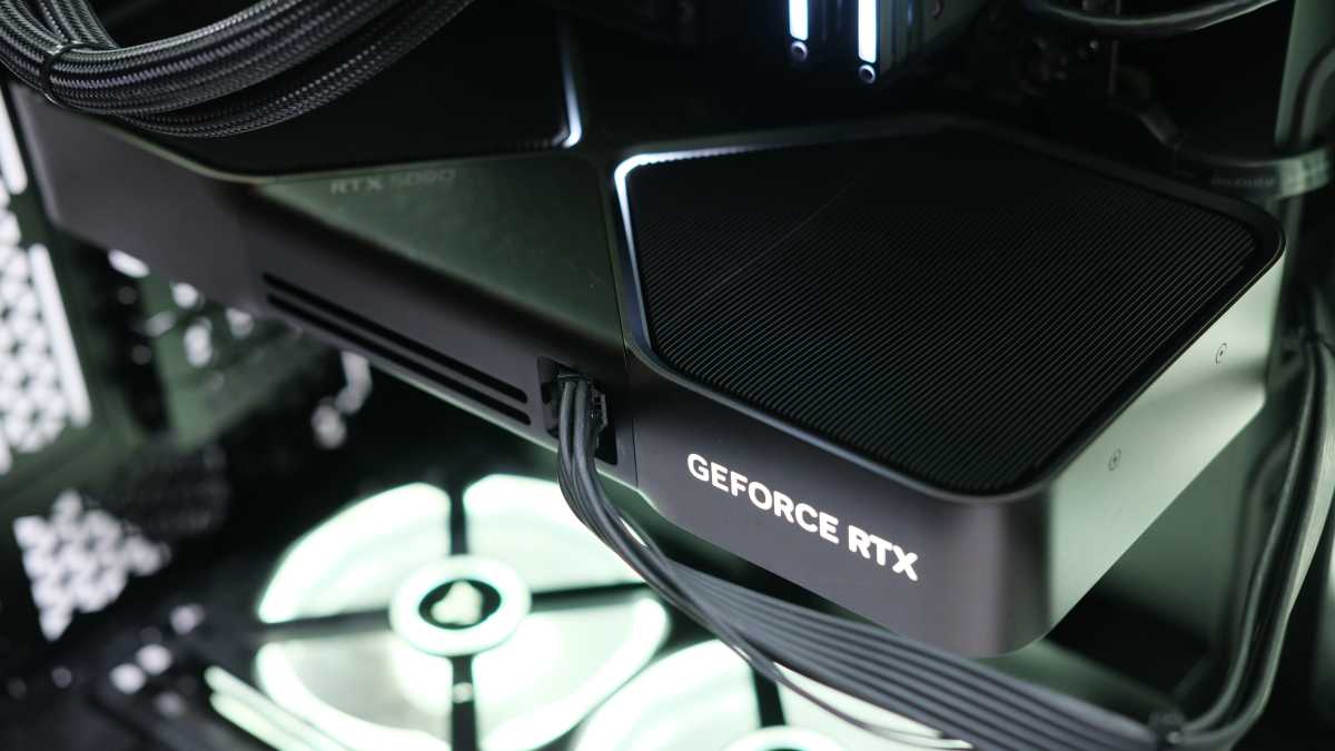 Nvidia GeForce RTX 5090 14