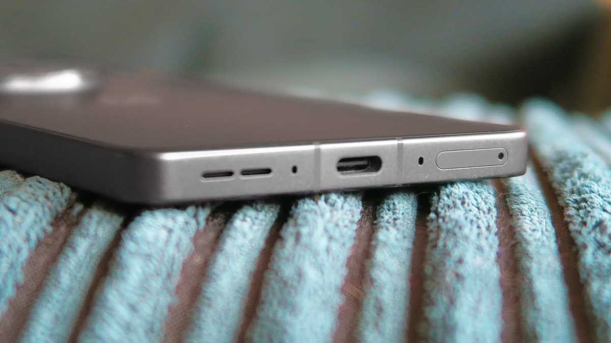 OnePlus 13R review USB