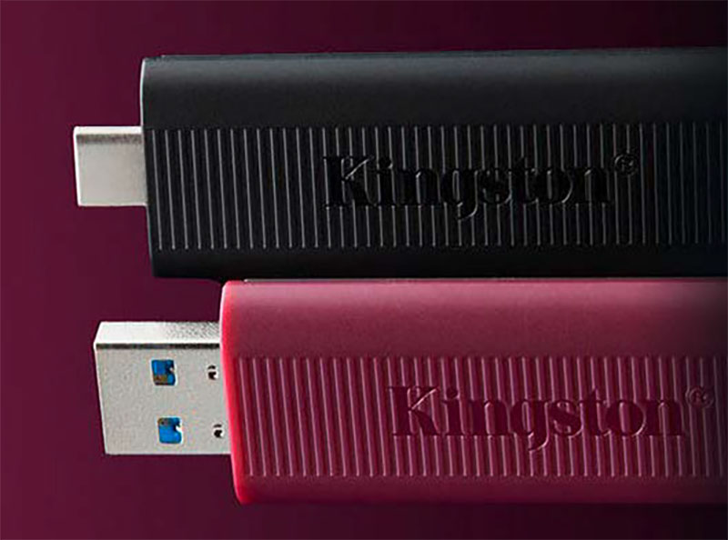 USB 3.2 Gen2 ist der derzeit schnellste Standard bei USB-Sticks. Er hat zwei Bauformen: Typ-A und -C. Sie können den passenden Anschluss wählen – wie hier etwa beim Kingston Data Traveler Max.