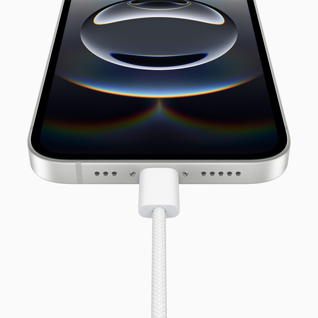 Apple iPhone 16e USB C 250219 inline jpg large