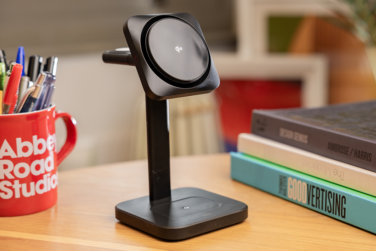 ESR 3-in-1 Wireless Charging Station with CryoBoost no phone