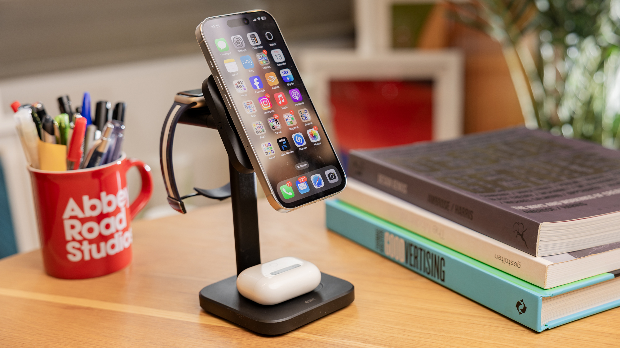 ESR Qi2 HaloLock 3-in-1 Charger with CryoBoost – Fastest 15W 3-in-1 magnetic stand