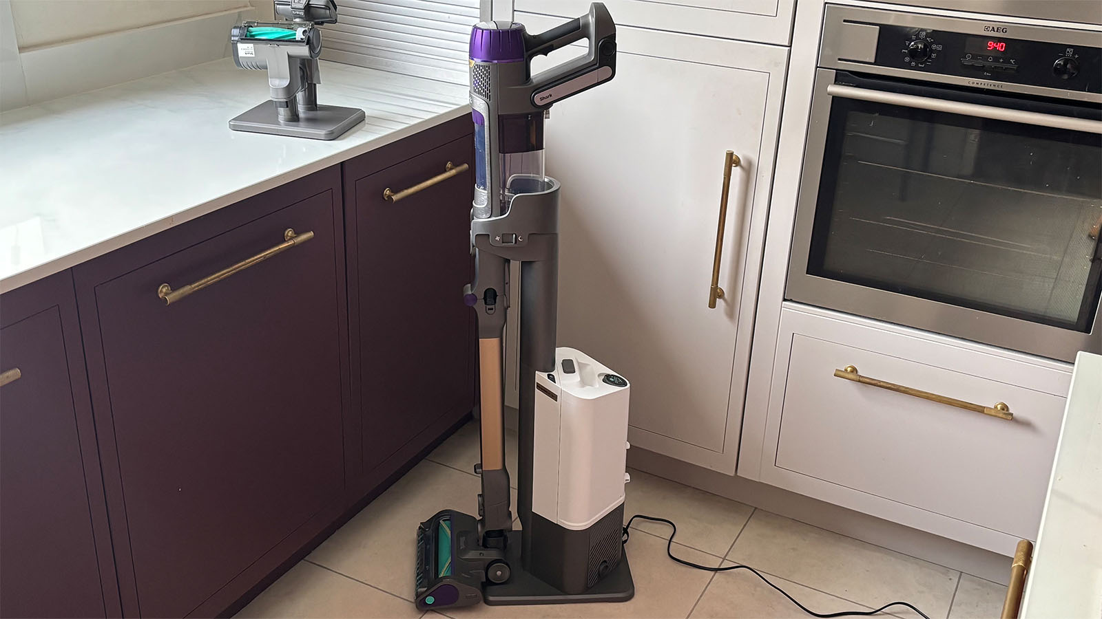  Shark PowerDetect Clean & Empty (Pet) - Best auto-emptying vacuum