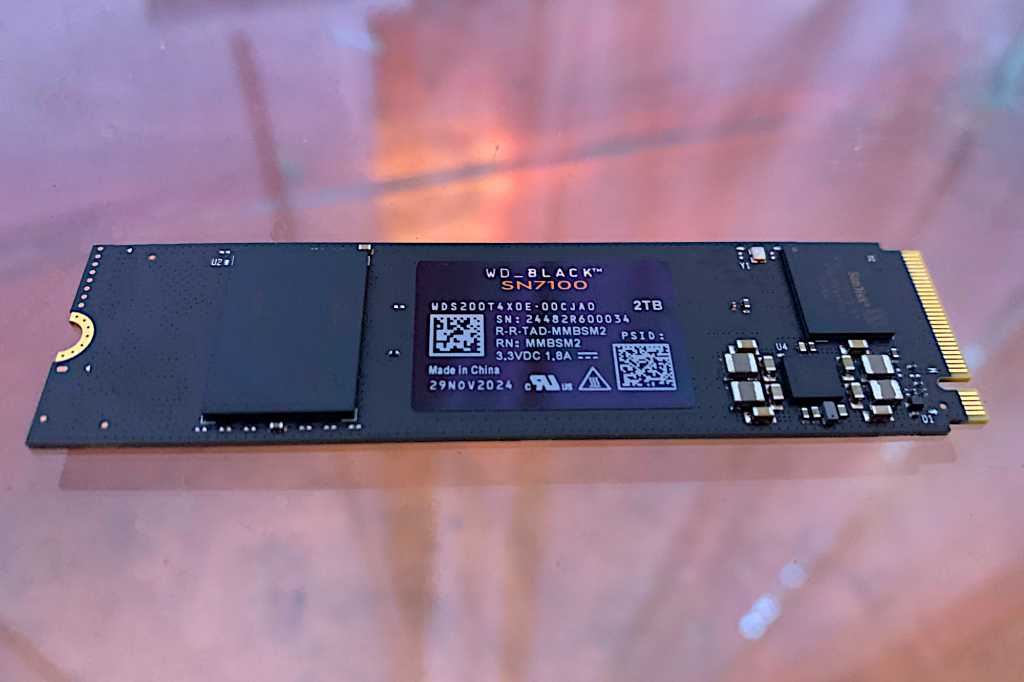 Image: WD Black SN7100 im Test: Extrem schnelle PCIe-4.0-SSD mit Host Memory Buffer