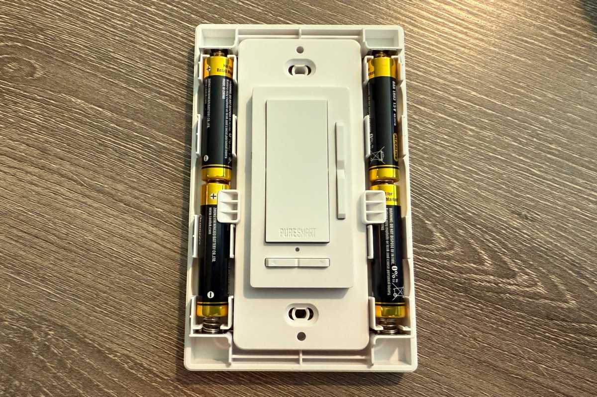 Batterien in reiner Smart Lighting Controller