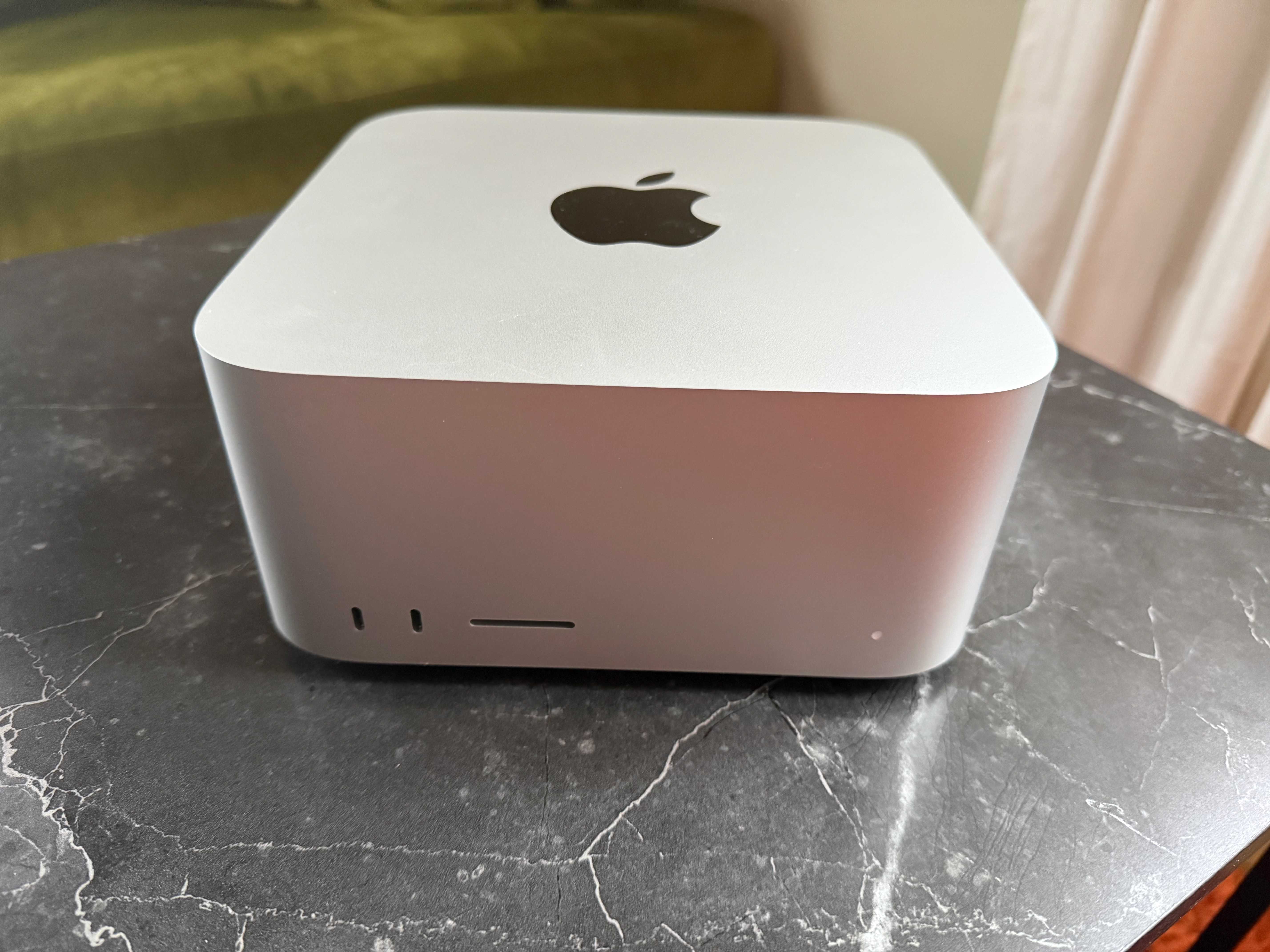 Apple Mac Studio (M5 Ultra, 2026)