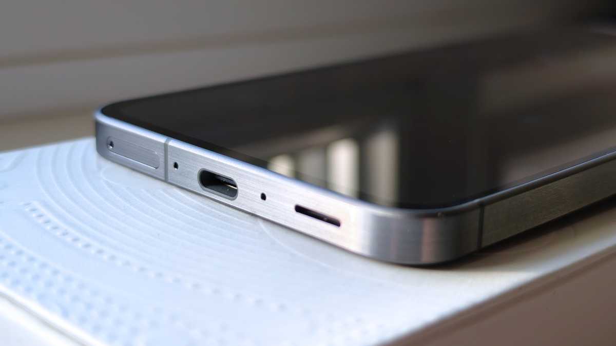 Samsung Galaxy A56 REVIEW USB-C