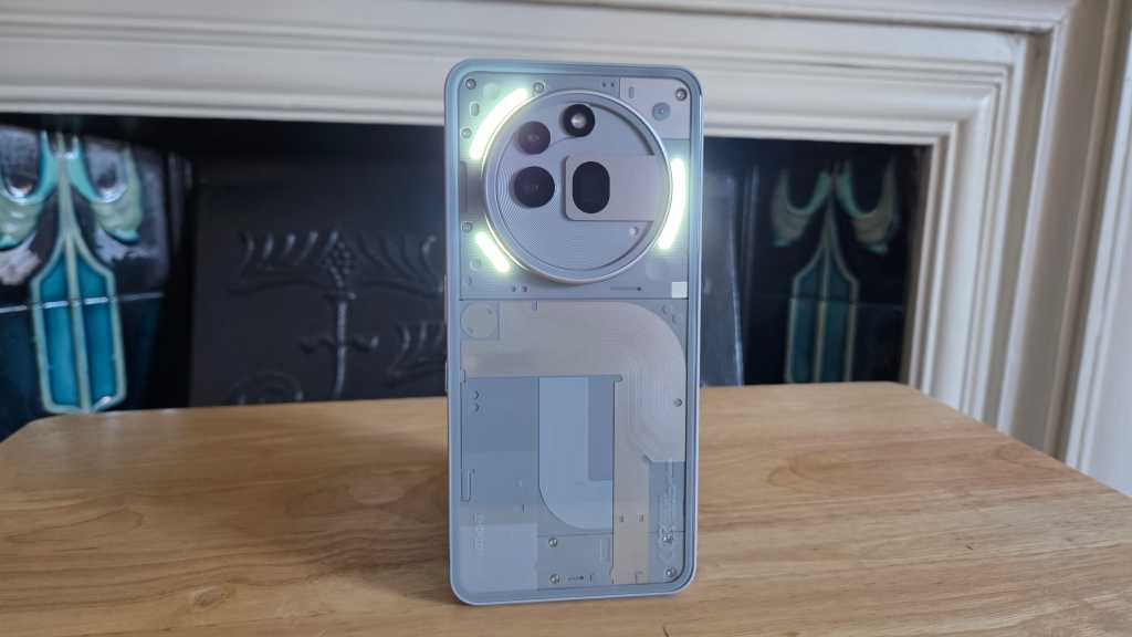 Image: Nothing Phone (3a) Pro im Hands-On: LeistungsfÃ¤higes Mittelklasse-Smartphone