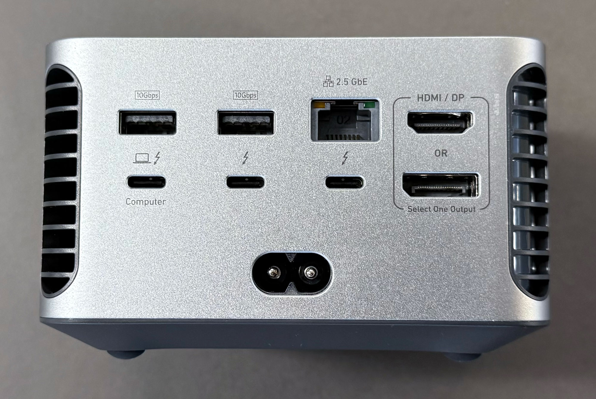 Anker Prime Docking station 14 in desk 1 8K Thunderbolt 5 back ports