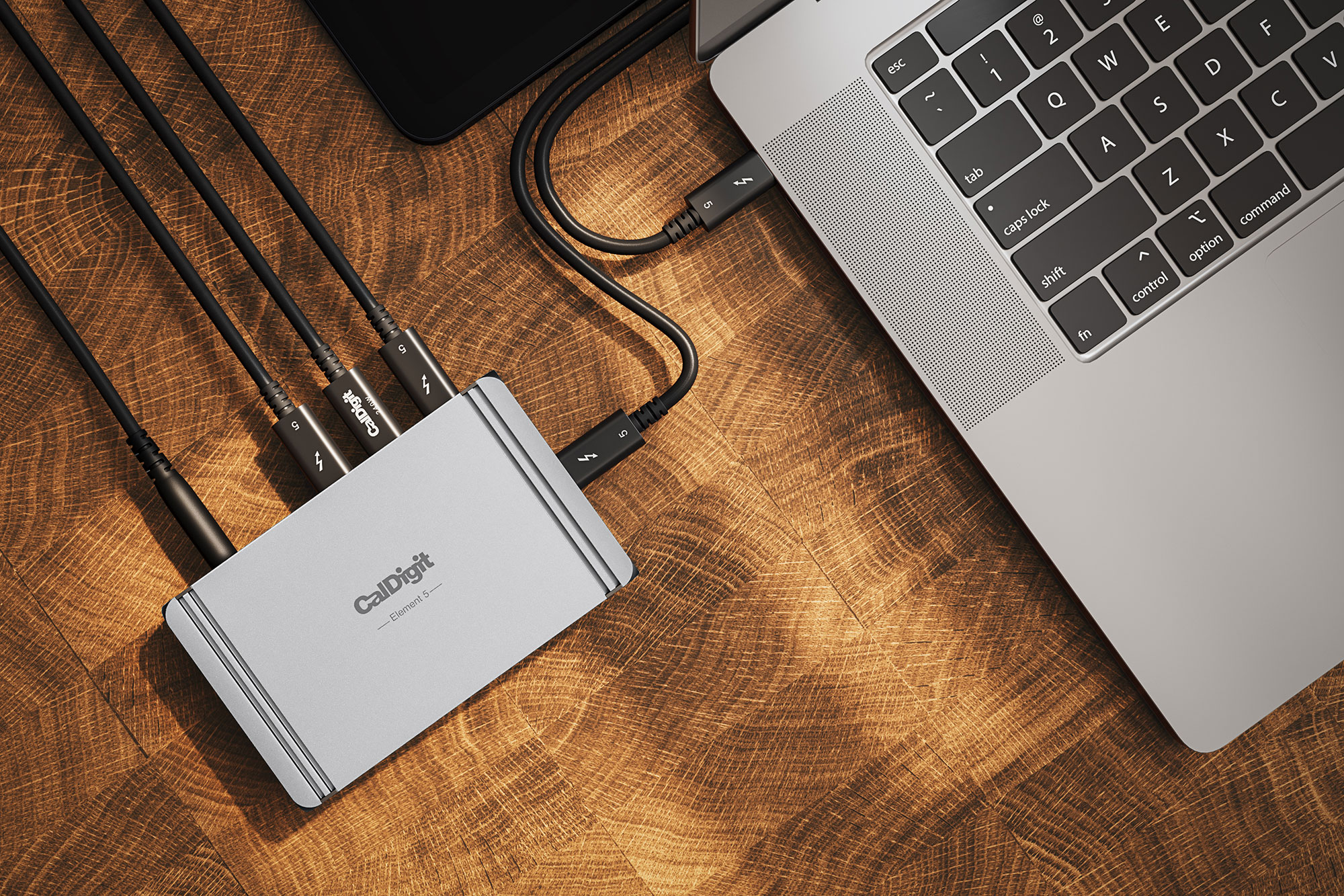 CalDigit Element 5 Hub cables