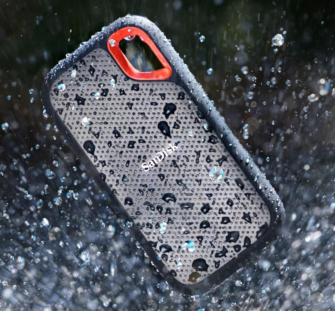 Manche externe NVMe-SSD wie die Sandisk Extreme Portable SSD gibt es in vielen unterschiedlichen Kapazitäten. Zusätzlichen Schutz der Daten bieten Gummiummantelung und Isolation gegen Feuchtigkeit.