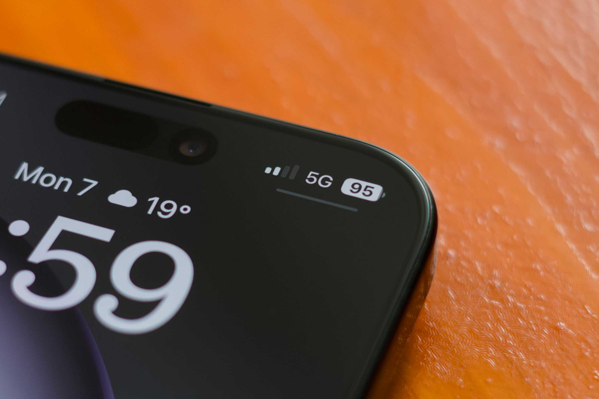 IPhone 16 Pro Max 5G connectivity