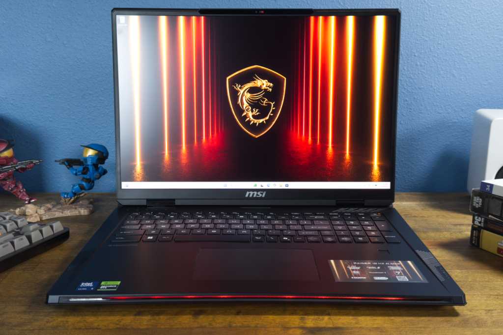 Image: MSI Raider 18 HX AI im Test: Extrem flotter Gaming-Laptop mit RTX 5080