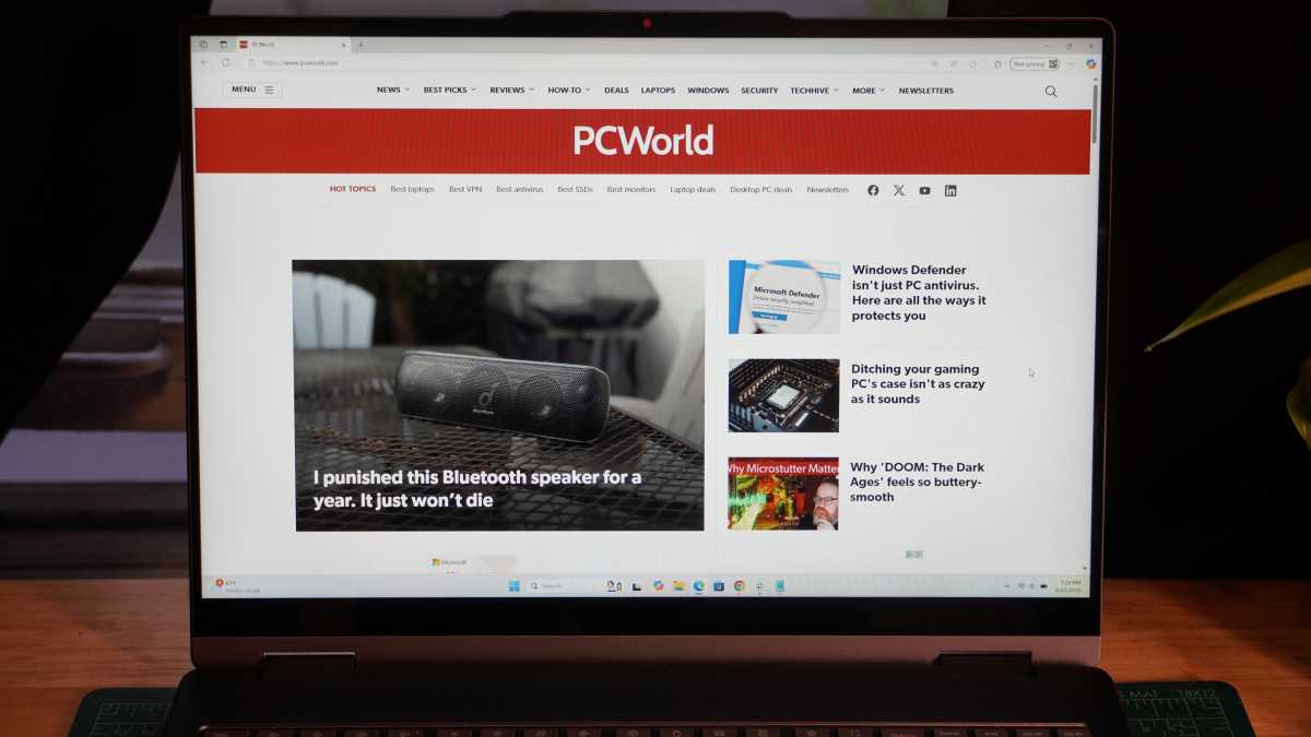Lenovo Yoga 7i 2-in-1 display