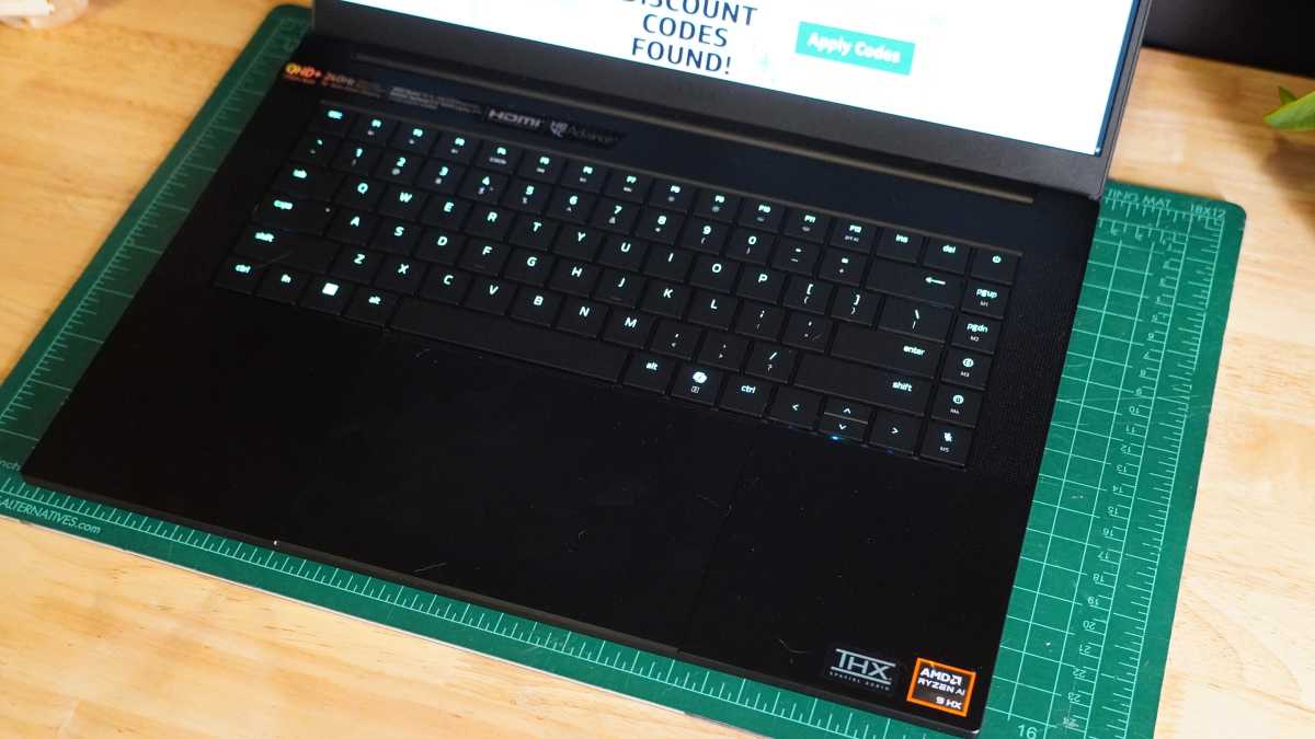 Razer Blade 16 2025 keyboard