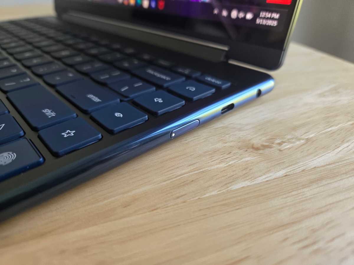 Lenovo Yoga 9i 2-in-1 ports