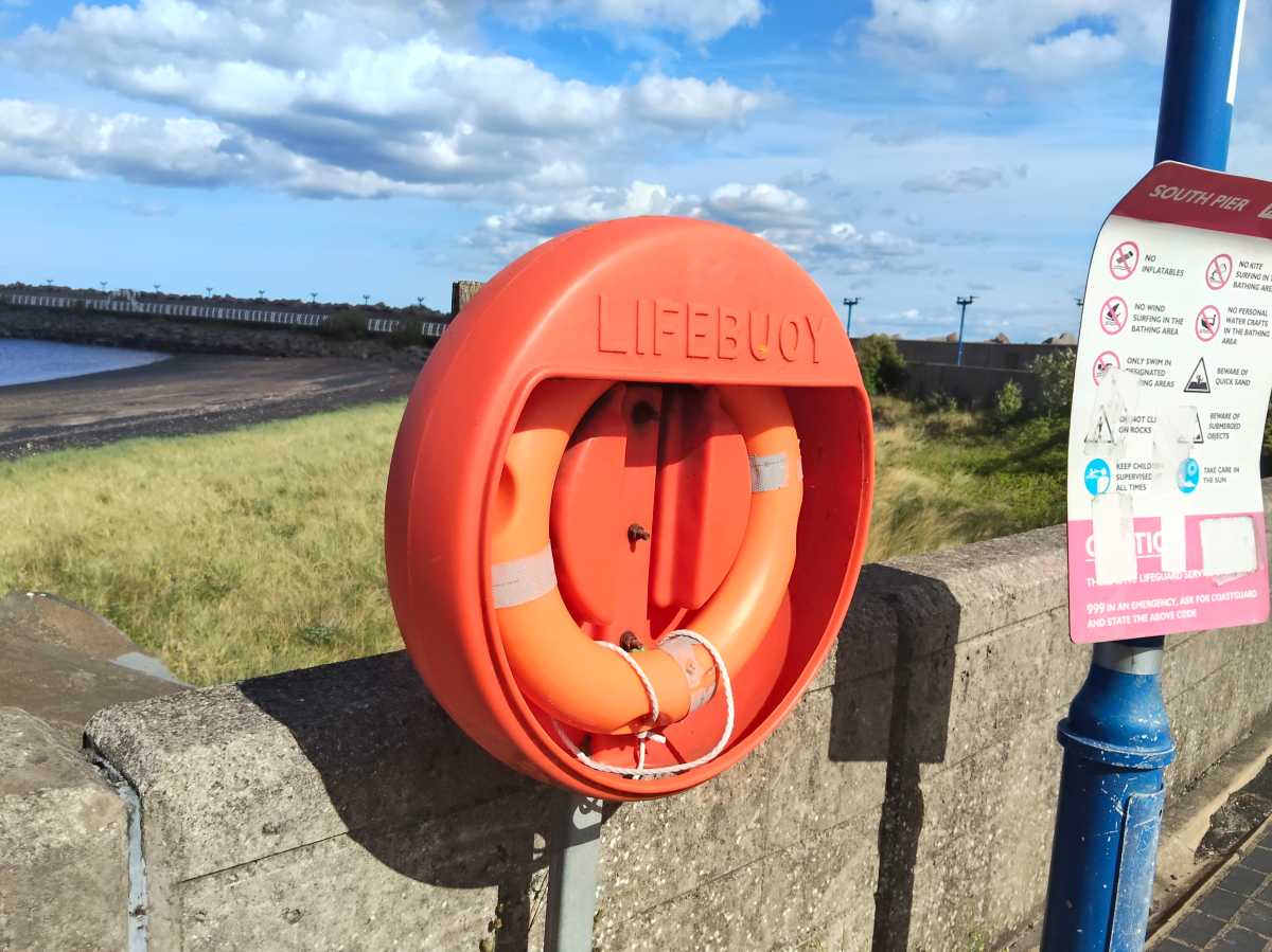 Oppo Reno 13 FS Complex Colour Subject