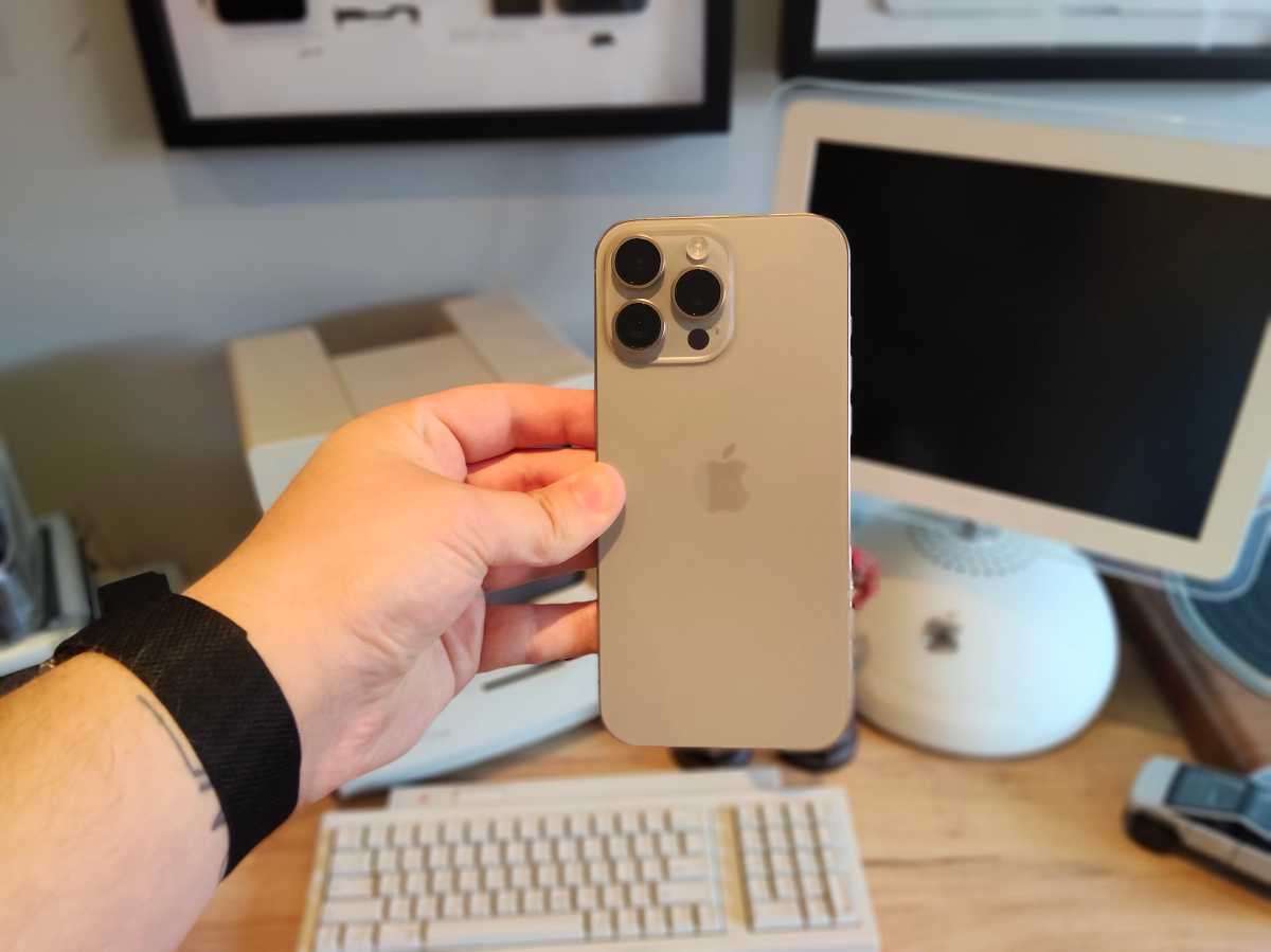 Oppo Reno 13 FS Simple Portrait Shot