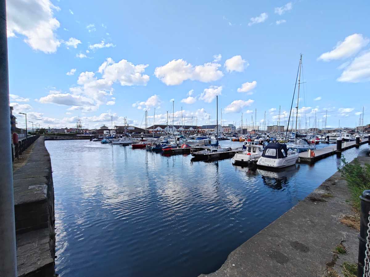 Oppo Reno 13 FS Ultrawide Boat Scene