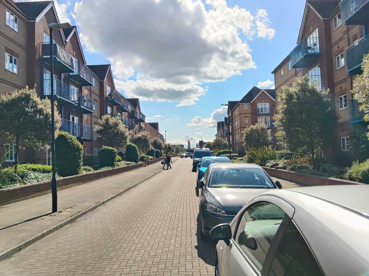 Oppo Reno 13 FS Urban Shot