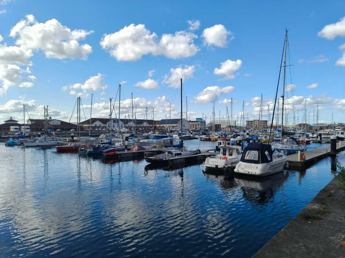 Oppo Reno 13 Pro Regular Boat Scene