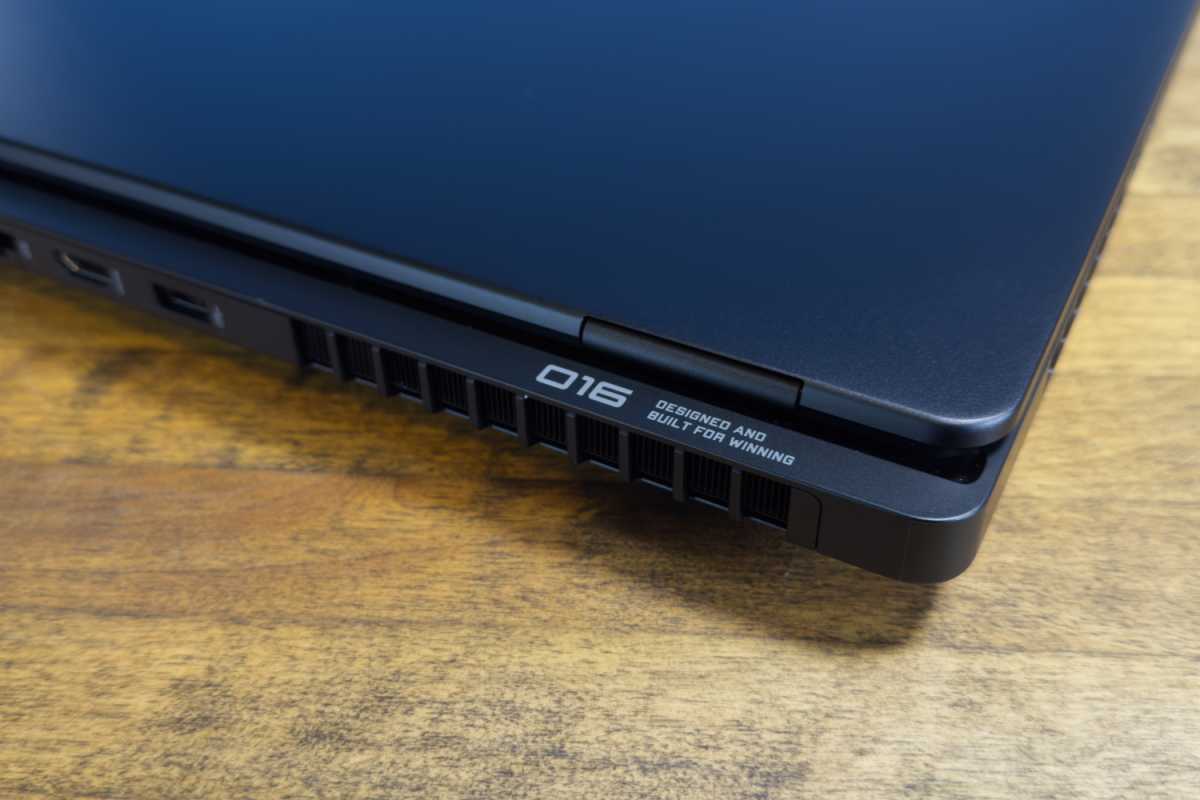 HP Omen Max 16 ports, back of laptop