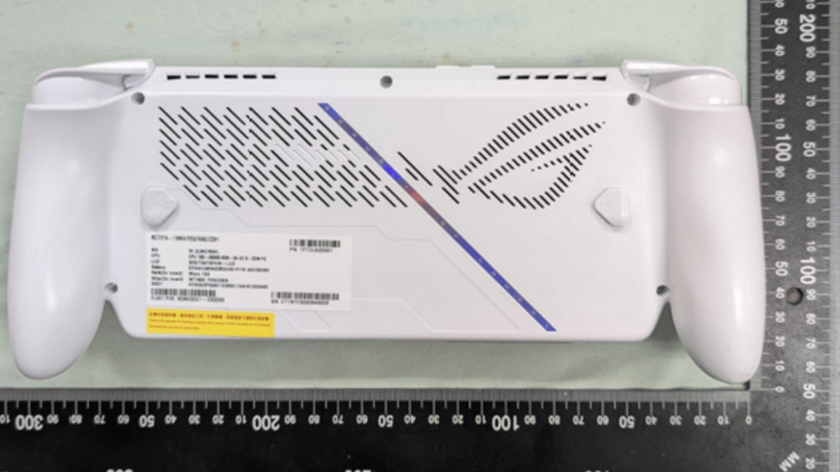 FCC documentation photo of ROG Ally 2