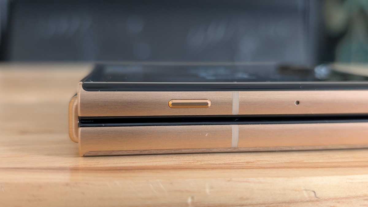 motorola razr 60 ultra review 12