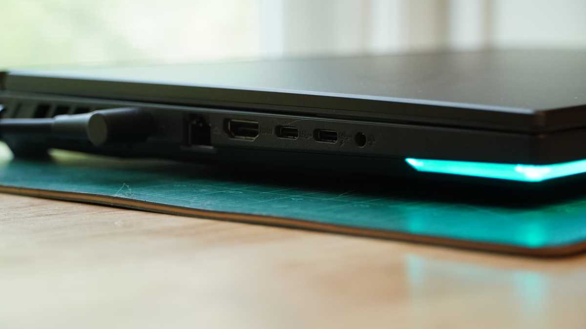 Asus ROG Strix G16 ports