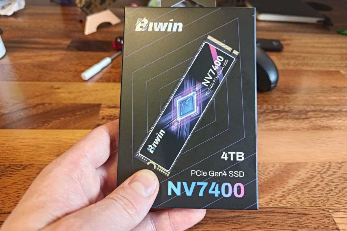 Biwin Black Opal NV7400 PCIe NVMe SSD box in hand