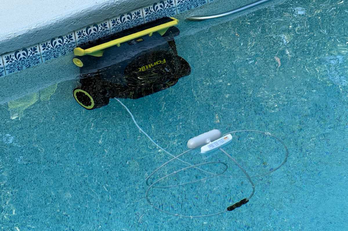 Fanttik Aero X robotic pool cleaner antenna cord