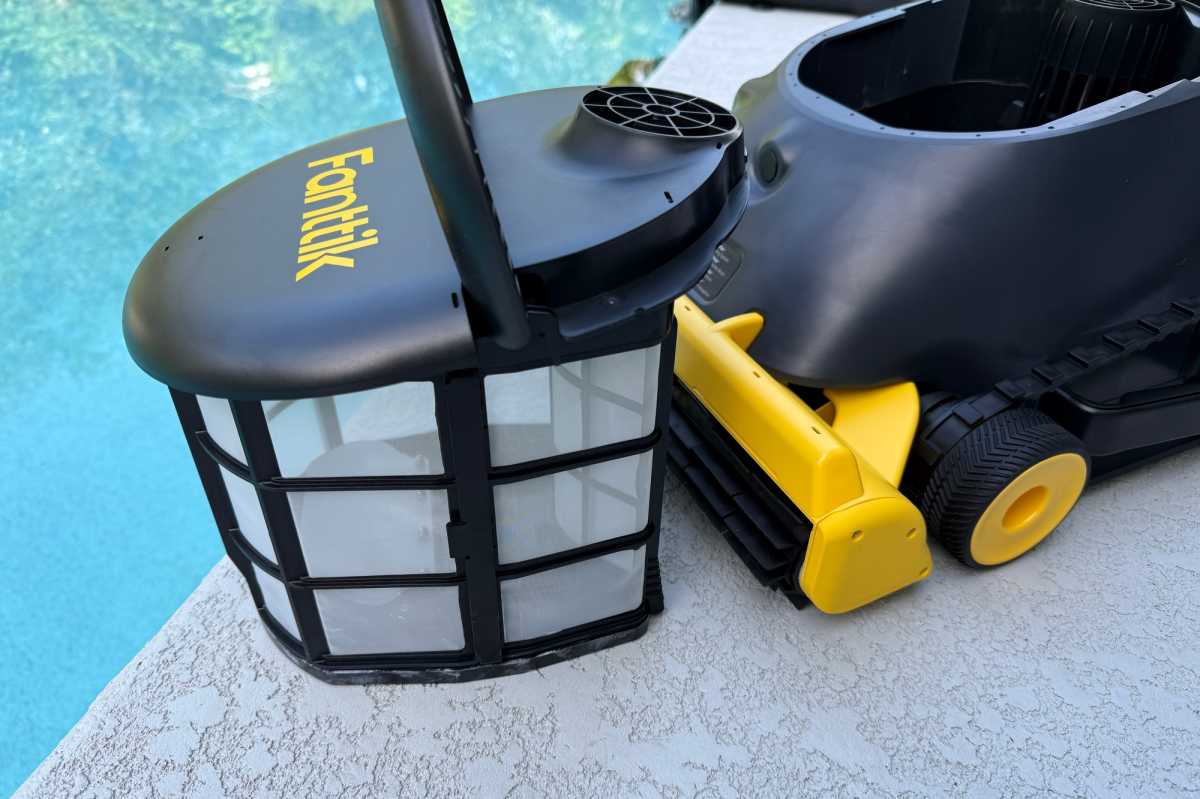 Fanttik Aero X robotic pool cleaner filter basket