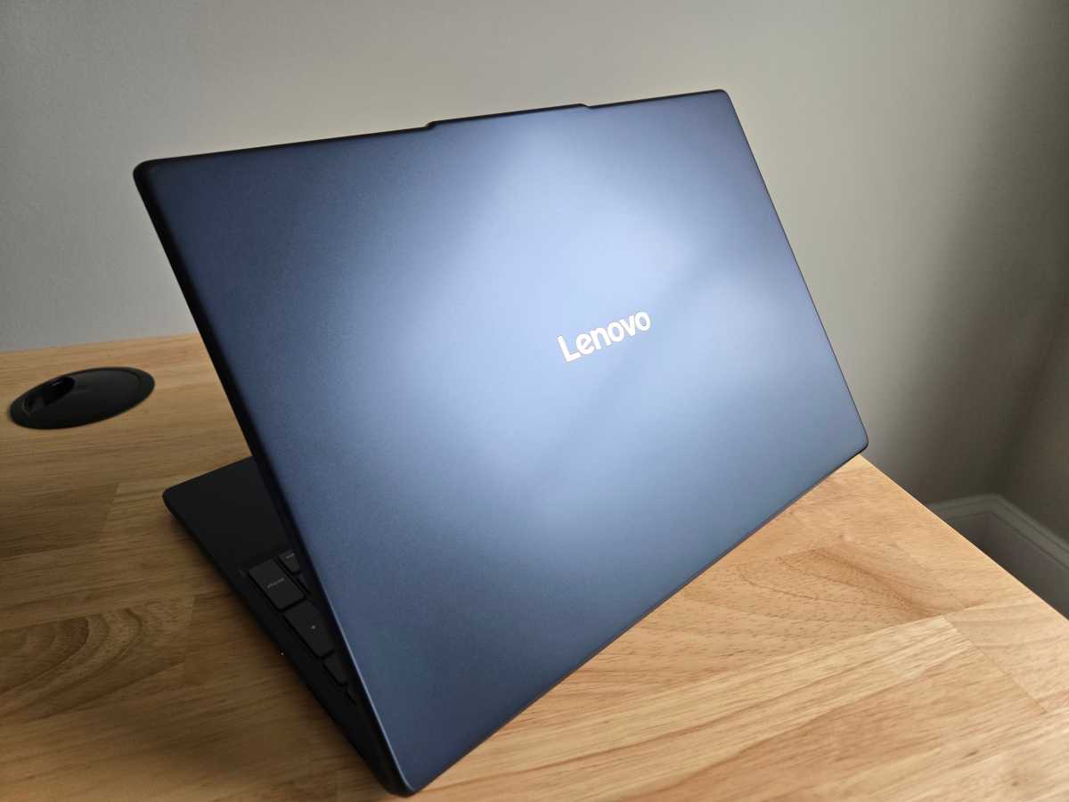Lenovo IdeaPad Slim 3 design