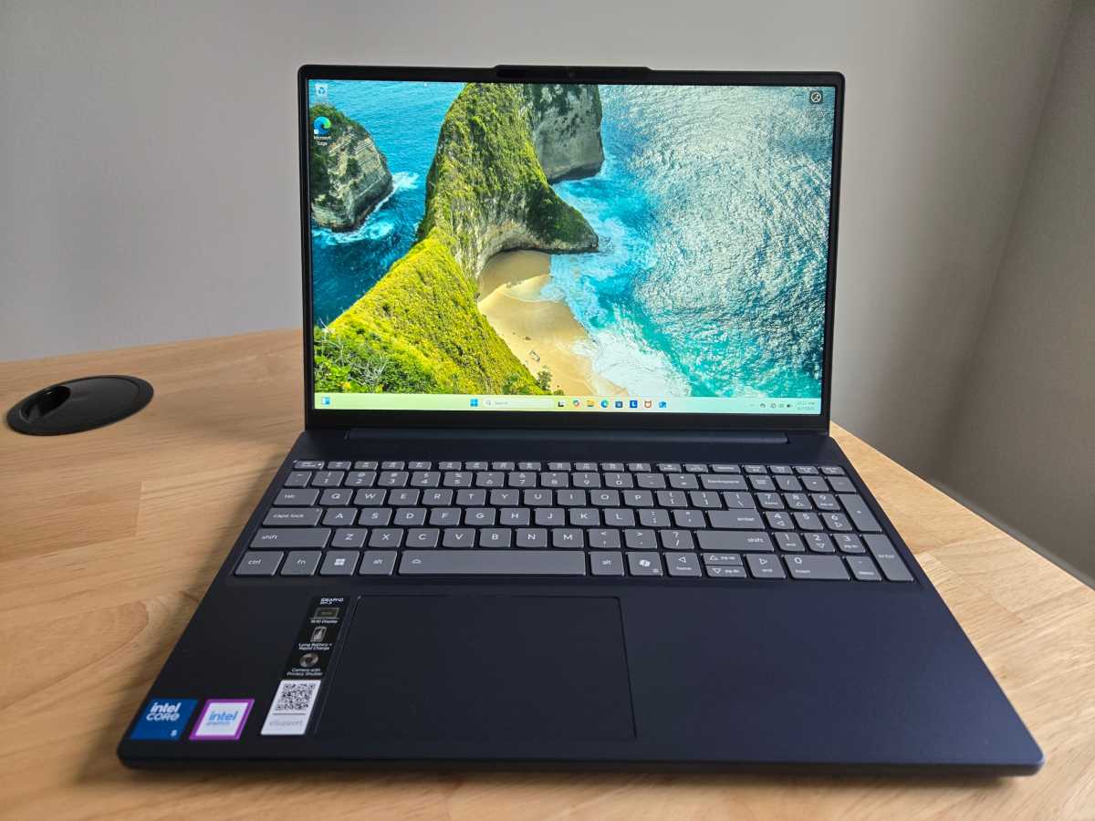 Lenovo IdeaPad Slim 3 head on