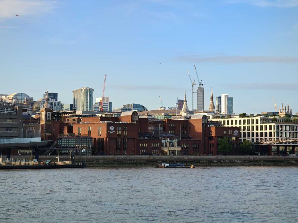 London 1 4x