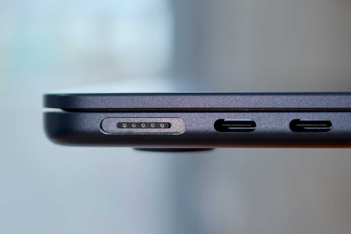 M6맥북 프로는 에어처럼 더 얇아질것으로 예상 M6맥북 프로는 에어처럼 더 얇아질것으로 예상