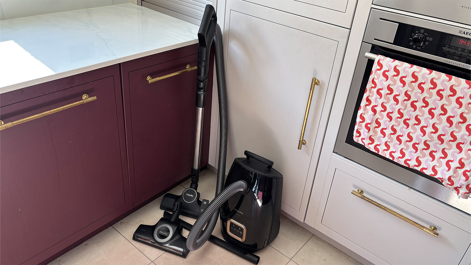  Miele Guard L1 Dog & Cat - Best canister vacuum