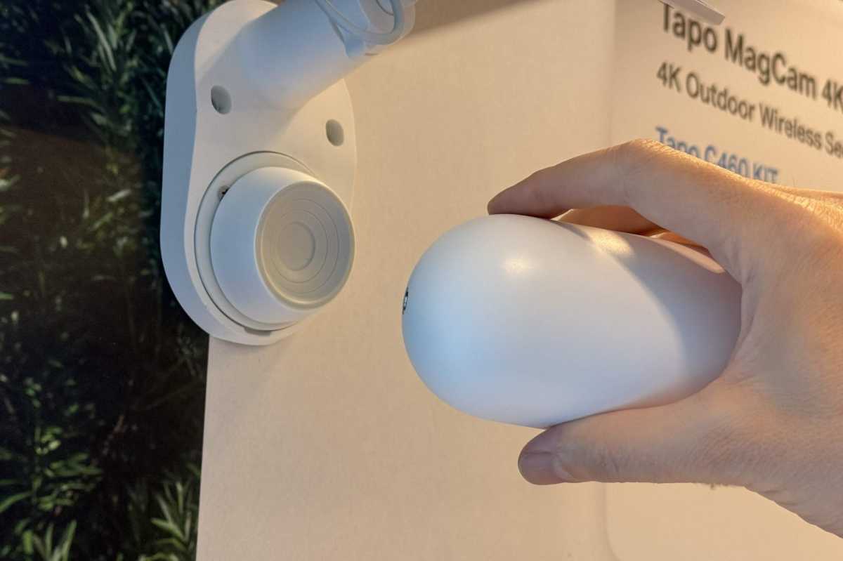 Tapo MagCam 4K magnetic mount