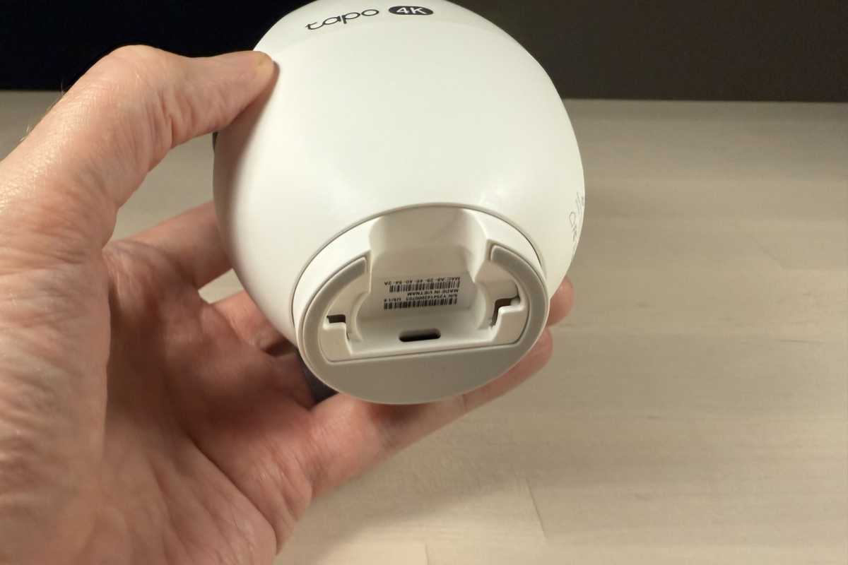 Tapo RoomCam 360 power port