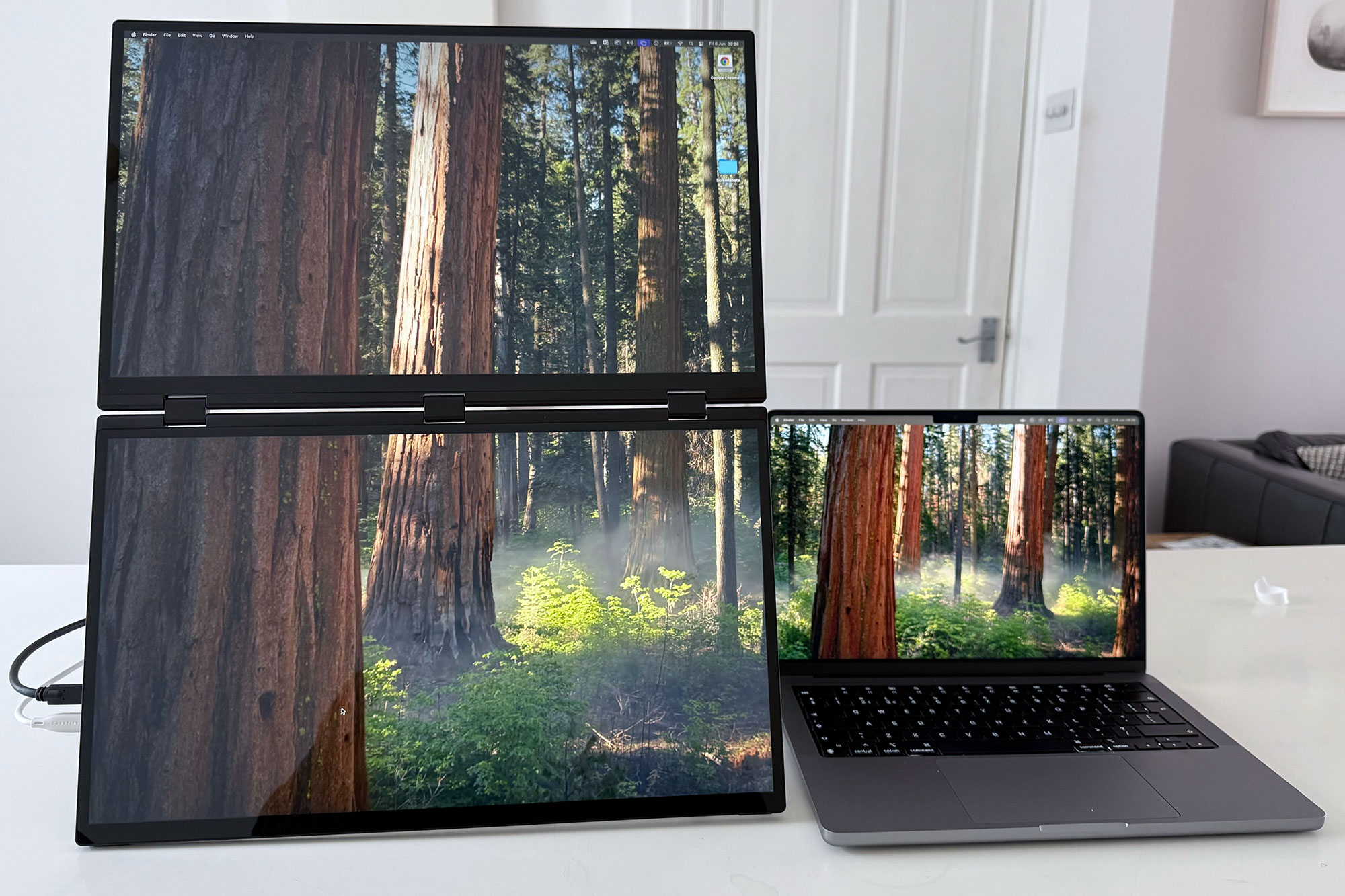 UPerfect Delta Max Touch: Stacked dual-screen monitor