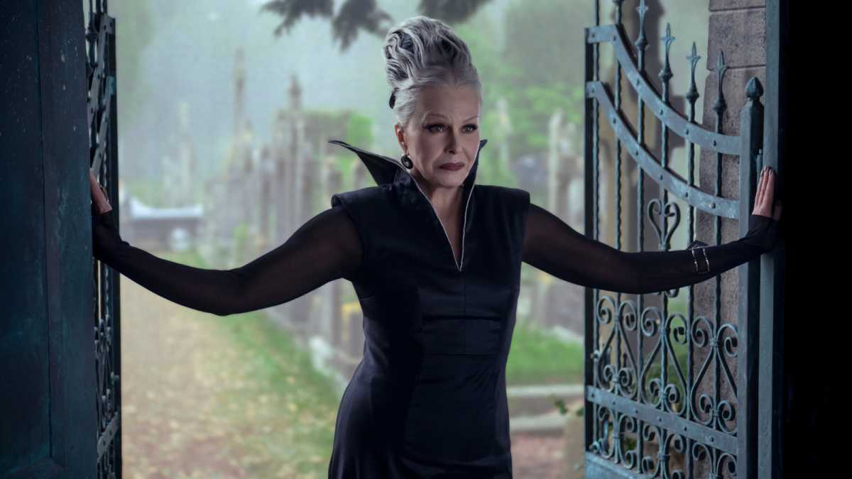 Wednesday season 2 - Grandmama Hester Frump