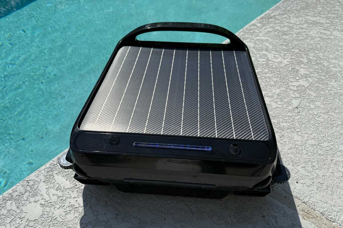 Wybot F1 Skimmer poolside