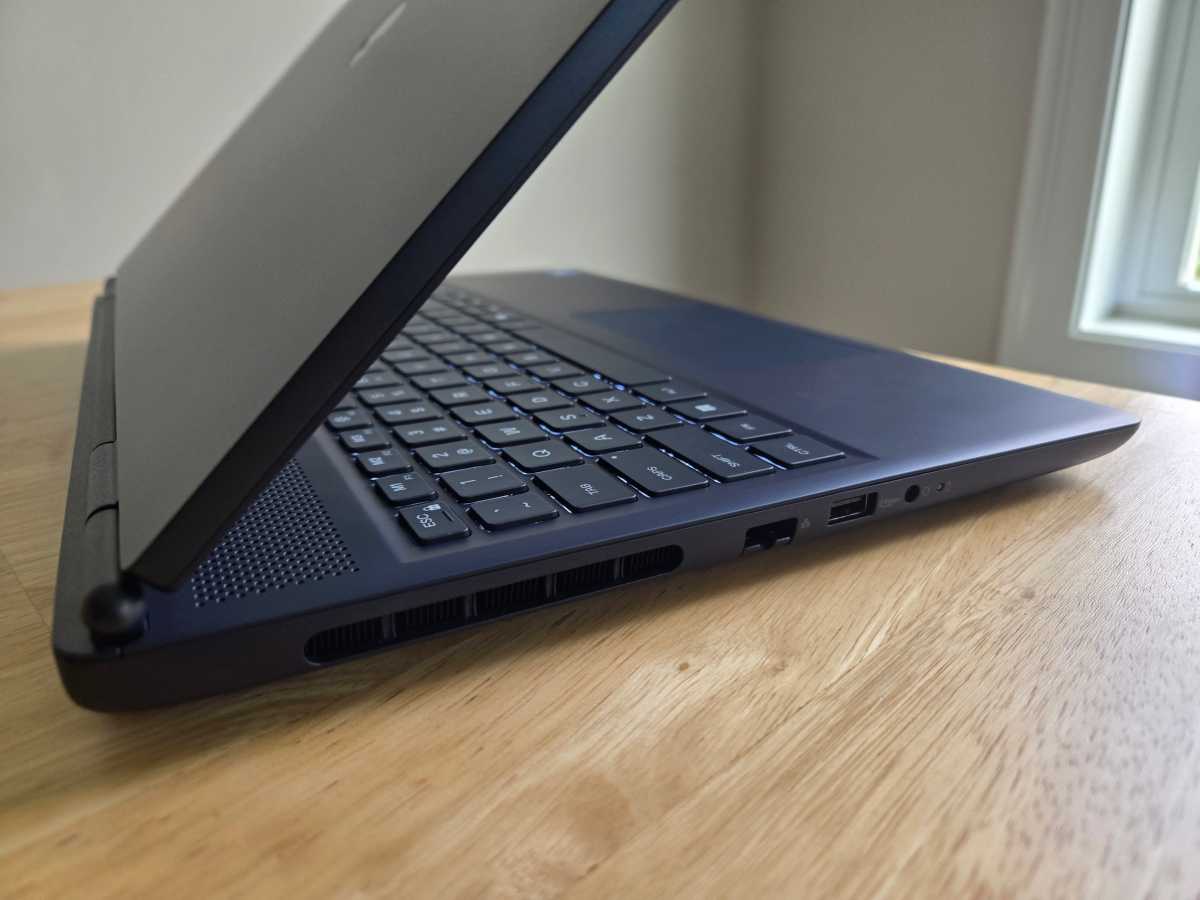 Alienware 16 Aurora left side ports