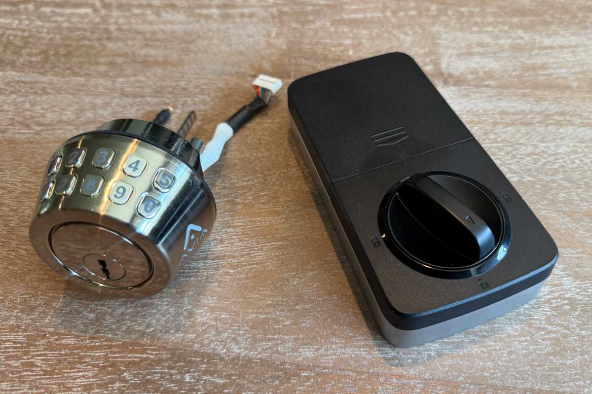 Avia Smart Deadbolt with interior escutcheon