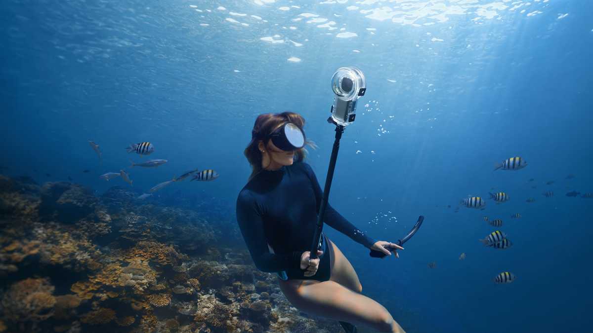 Insta360 X5 Diving 1