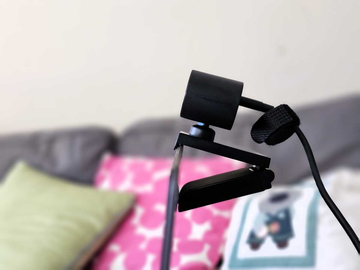 Lenovo Performance FHD Webcam side