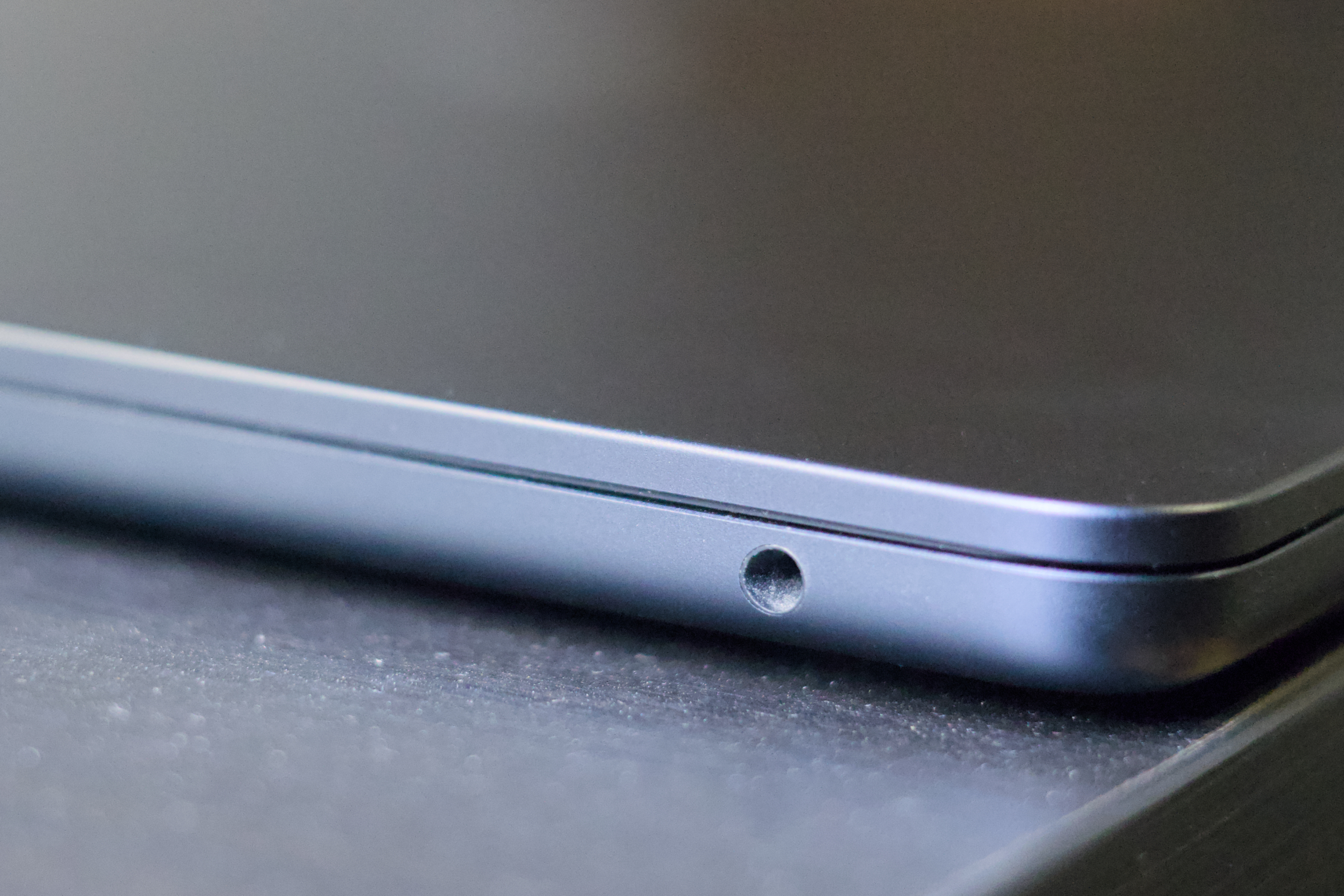 MacBook Air headphone jack